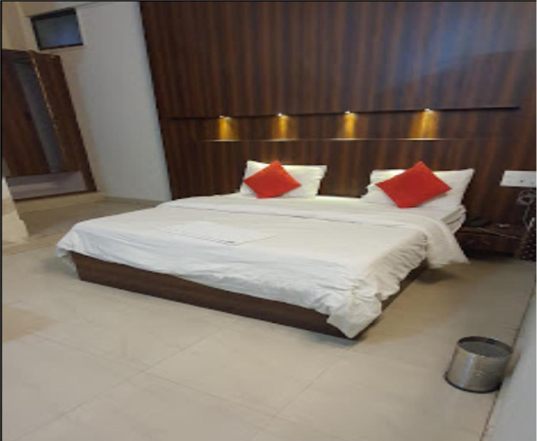 Hotel Pacific Grey By Wb Inn Lucknow Ngoại thất bức ảnh